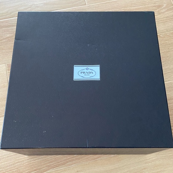 Prada
Pitone Lucido Python Tote - Picture 3 of 15